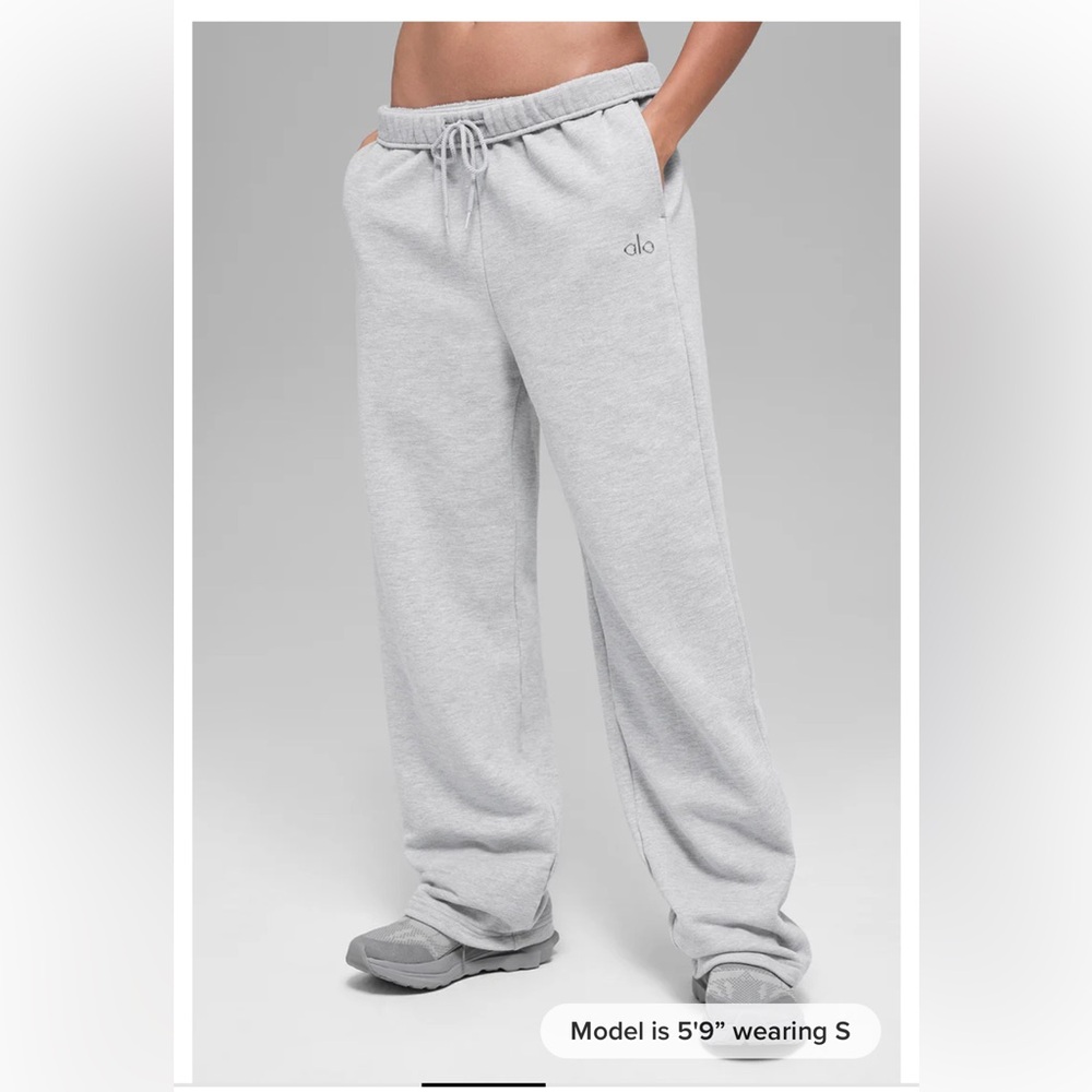Alo Yoga Accolade Gray Straight Leg Sweatpants